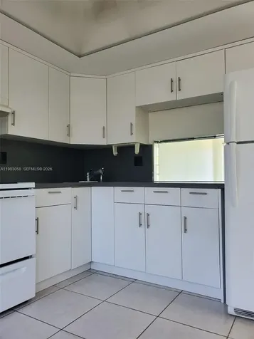 851 NE 14th Avenue Hallandale Beach FL 33009