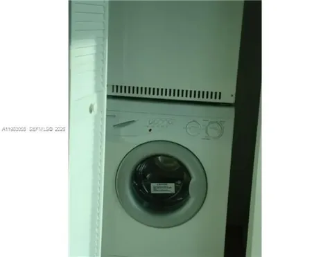 300 S Biscayne Miami FL 33131
