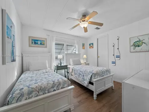 806 S Jade Drive Key Largo FL 33037