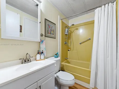 806 S Jade Drive Key Largo FL 33037