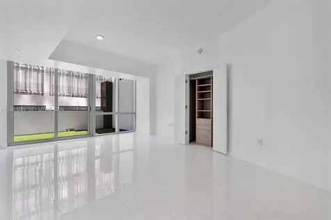 851 NE 1st Avenue Miami FL 33132