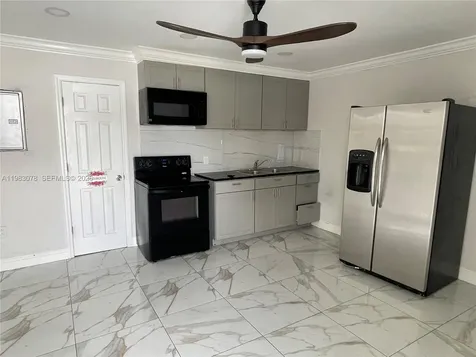 2601 N 66th Avenue Hollywood FL 33024