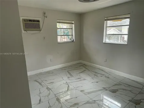 2601 N 66th Avenue Hollywood FL 33024
