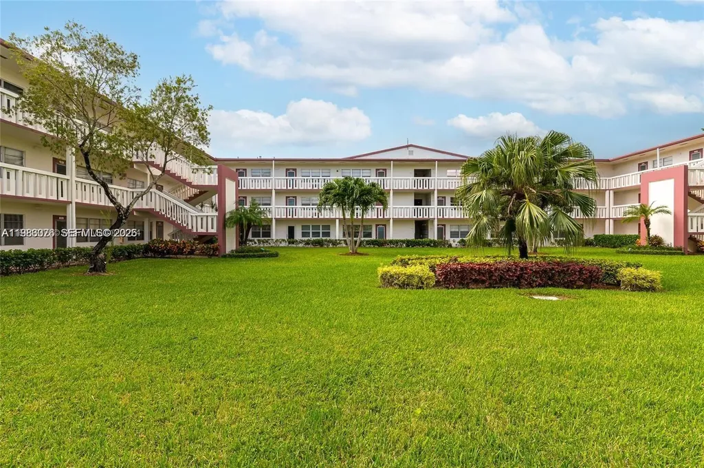 257 Fanshaw G Boca Raton FL 33434