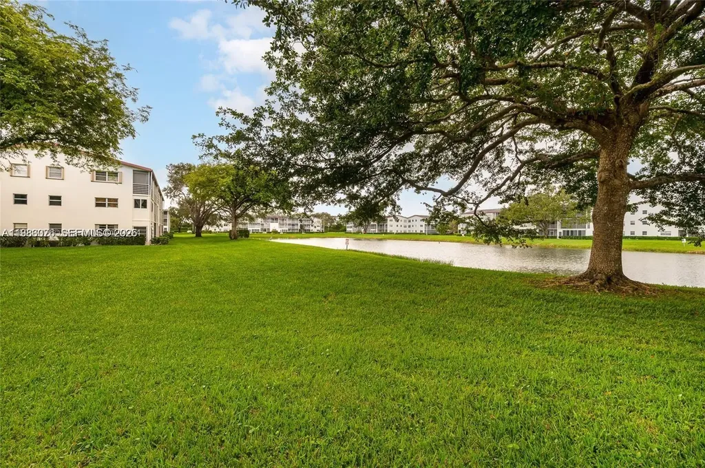 257 Fanshaw G Boca Raton FL 33434