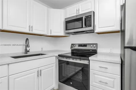 257 Fanshaw G Boca Raton FL 33434