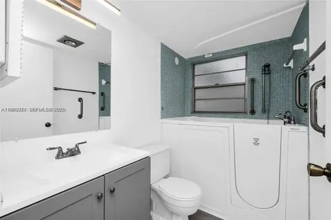 257 Fanshaw G Boca Raton FL 33434