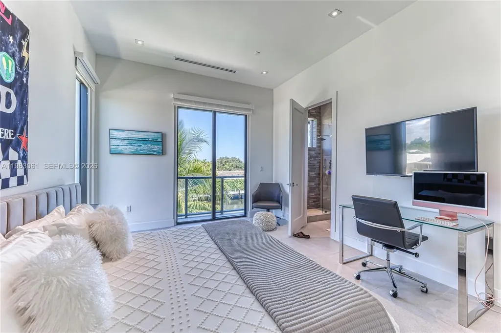 2817 NE 35th Street Fort Lauderdale FL 33306