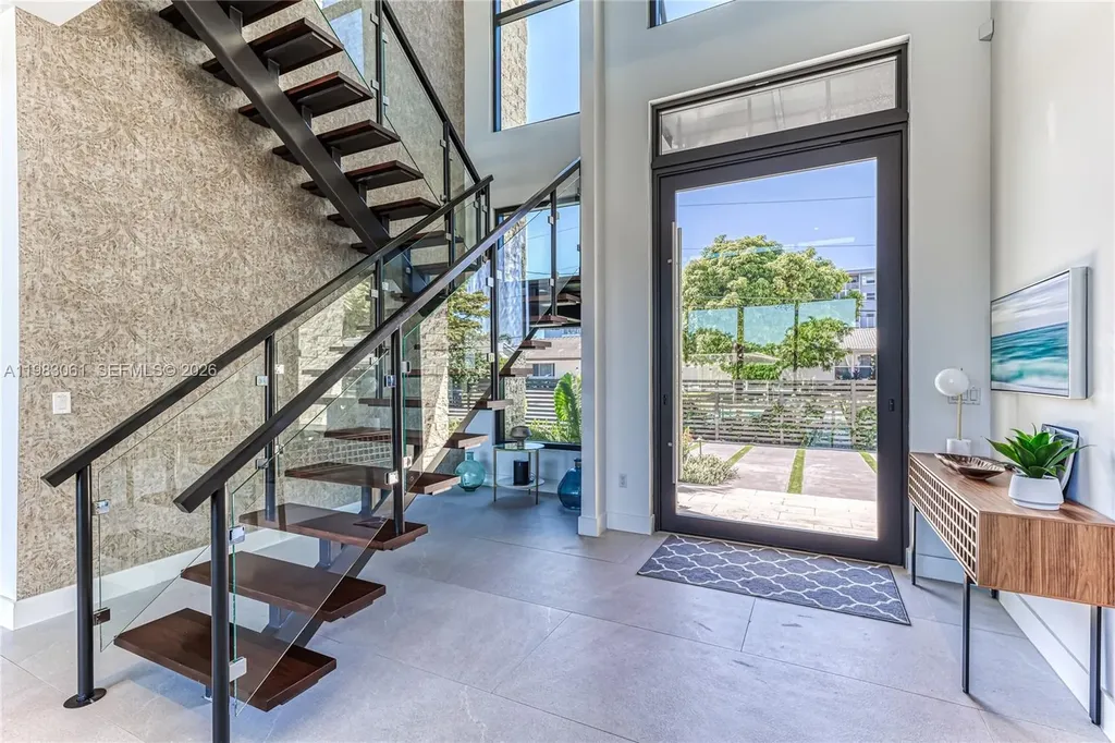 2817 NE 35th Street Fort Lauderdale FL 33306