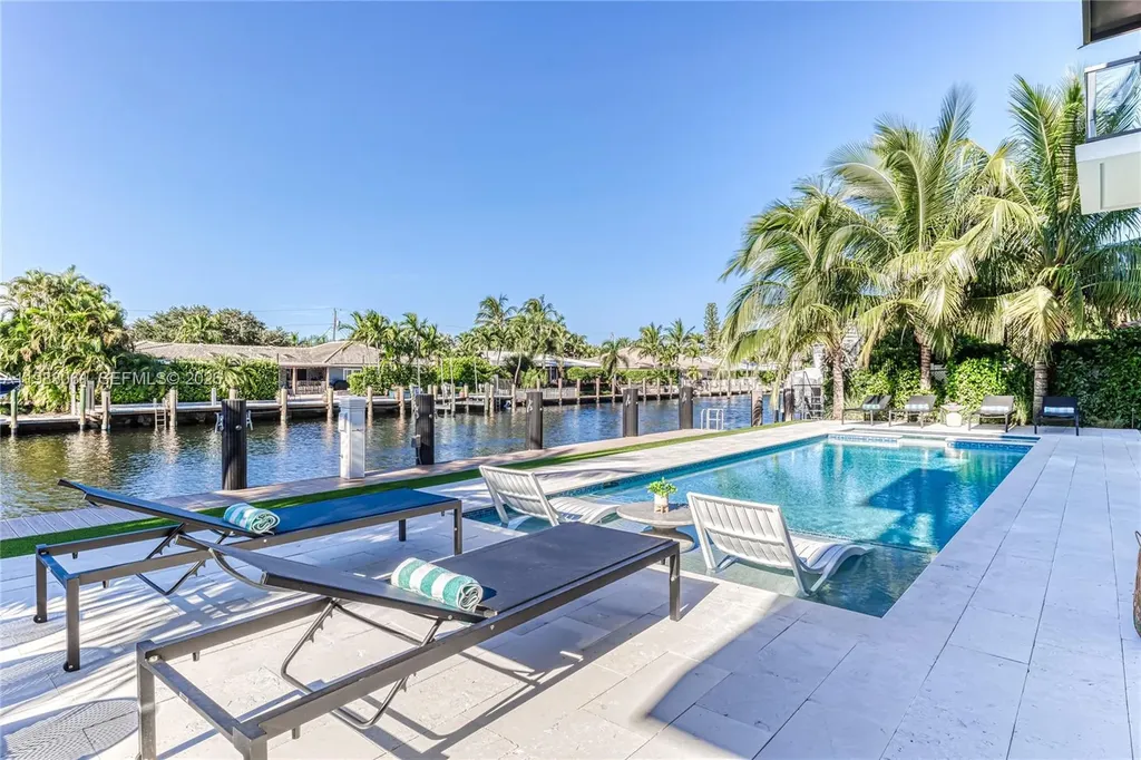 2817 NE 35th Street Fort Lauderdale FL 33306