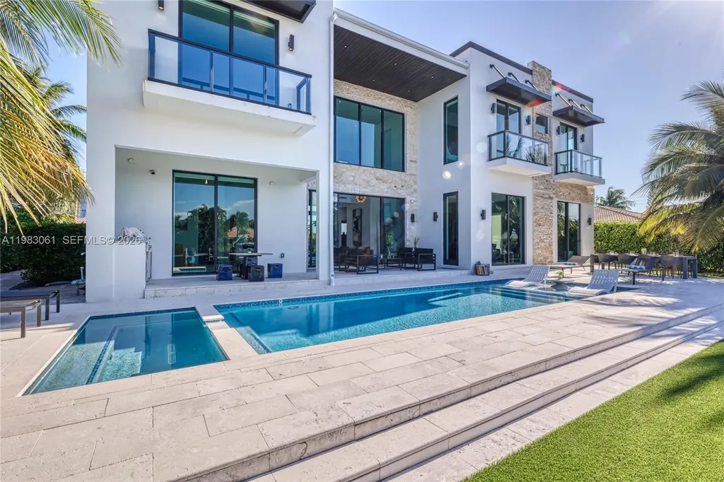 2817 NE 35th Street Fort Lauderdale FL 33306