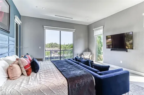 2817 NE 35th Street Fort Lauderdale FL 33306