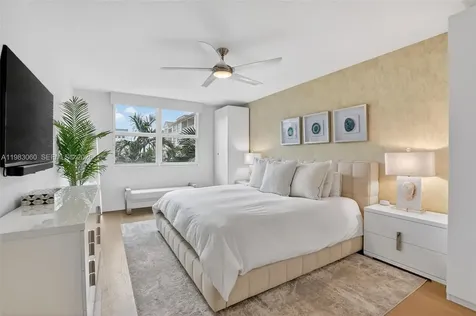 99 SE Mizner Boulevard Boca Raton FL 33432