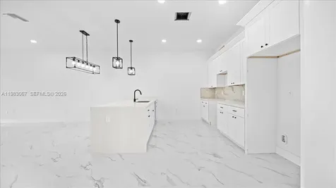 1323/1325 NE 8th Place Cape Coral FL 33909
