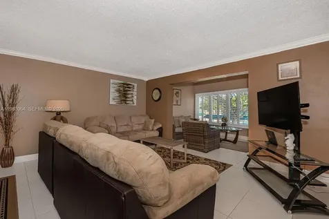4270 NW 40th Street Lauderdale Lakes FL 33319