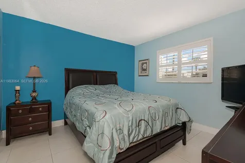 4270 NW 40th Street Lauderdale Lakes FL 33319