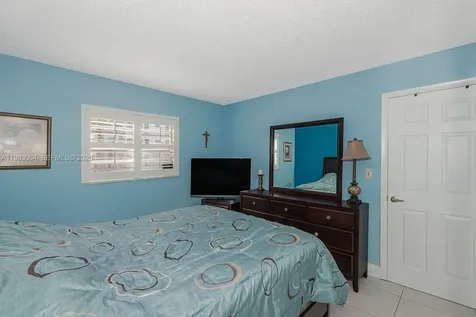 4270 NW 40th Street Lauderdale Lakes FL 33319