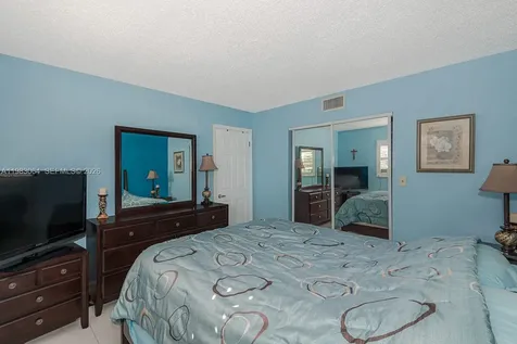 4270 NW 40th Street Lauderdale Lakes FL 33319