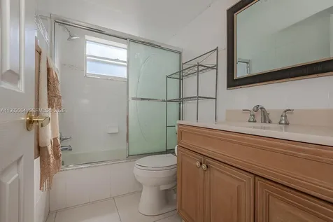 4270 NW 40th Street Lauderdale Lakes FL 33319
