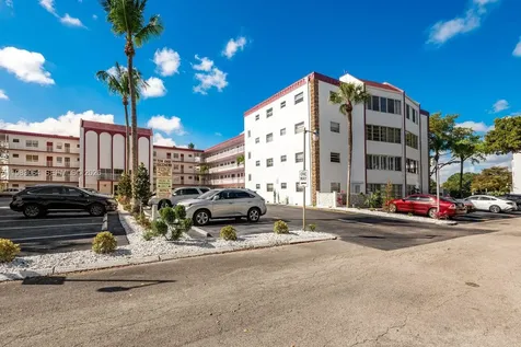 4270 NW 40th Street Lauderdale Lakes FL 33319