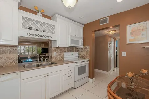 4270 NW 40th Street Lauderdale Lakes FL 33319