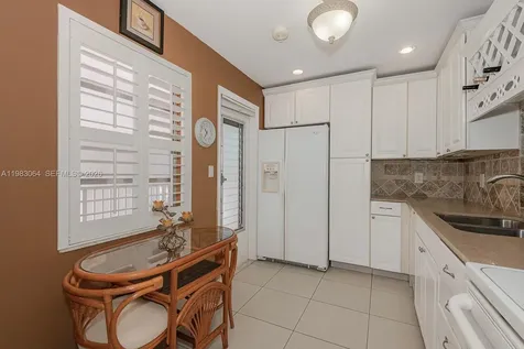 4270 NW 40th Street Lauderdale Lakes FL 33319