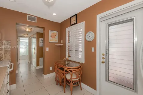 4270 NW 40th Street Lauderdale Lakes FL 33319