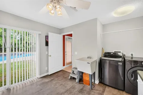 1083 SW 156th Terrace Pembroke Pines FL 33027