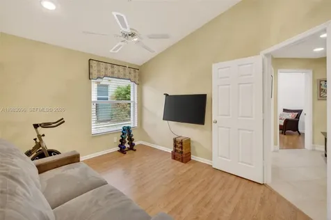 1083 SW 156th Terrace Pembroke Pines FL 33027