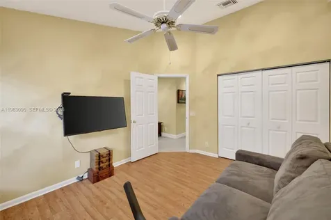 1083 SW 156th Terrace Pembroke Pines FL 33027