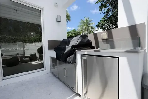 7475 NW 97th Court Doral FL 33178