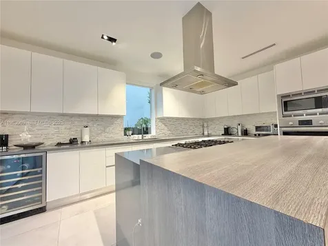 7475 NW 97th Court Doral FL 33178