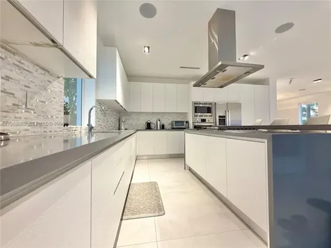 7475 NW 97th Court Doral FL 33178