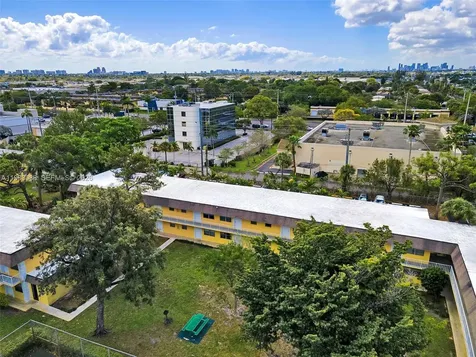 5150 NE 6th Avenue Oakland Park FL 33334