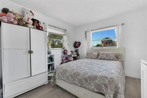 5150 NE 6th Avenue Oakland Park FL 33334