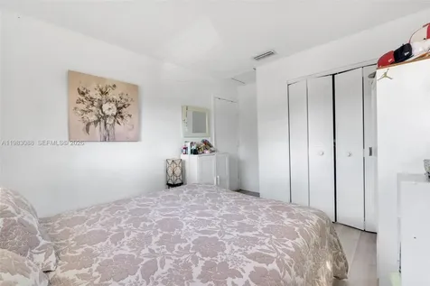 5150 NE 6th Avenue Oakland Park FL 33334
