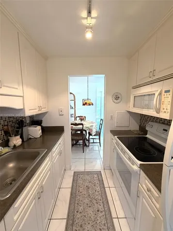 17000 NE 14th Avenue Miami FL 33162