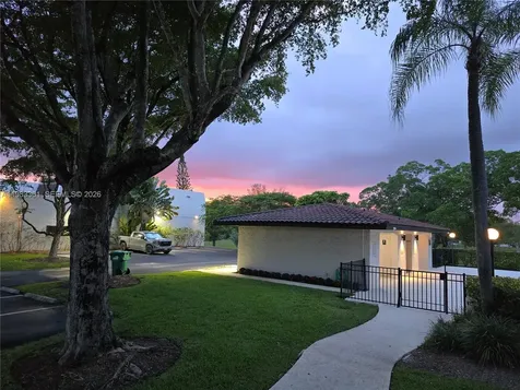 6190 SW 90th Court Miami FL 33173