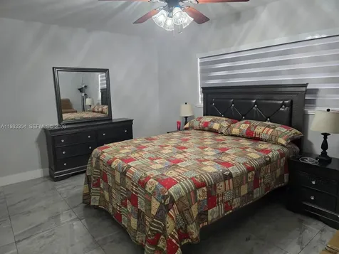 13715 Kendale Lakes Circle Miami FL 33183