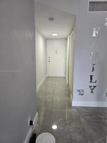 13715 Kendale Lakes Circle Miami FL 33183