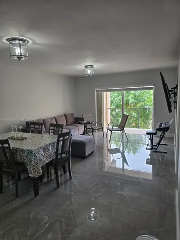 13715 Kendale Lakes Circle Miami FL 33183