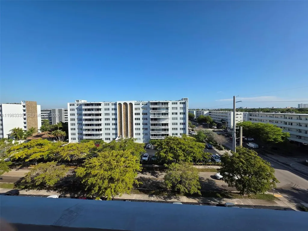 319 NE 14th Avenue Hallandale Beach FL 33009
