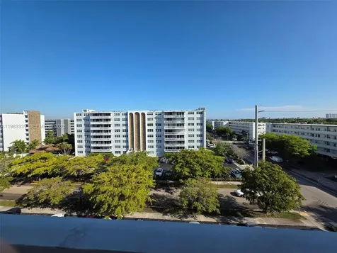 319 NE 14th Avenue Hallandale Beach FL 33009