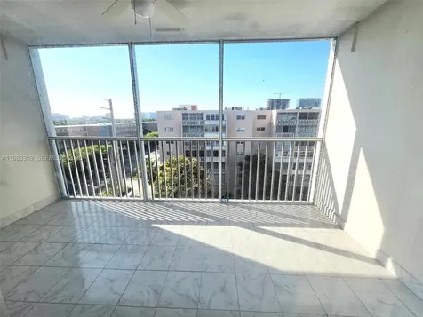 319 NE 14th Avenue Hallandale Beach FL 33009