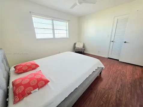 319 NE 14th Avenue Hallandale Beach FL 33009