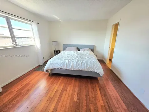 319 NE 14th Avenue Hallandale Beach FL 33009