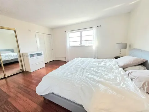 319 NE 14th Avenue Hallandale Beach FL 33009