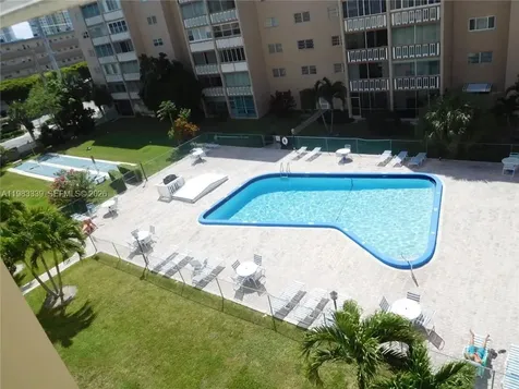 319 NE 14th Avenue Hallandale Beach FL 33009