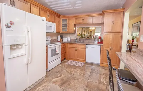 1000 Colony Point Circle Pembroke Pines FL 33026