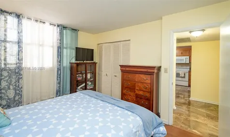 1000 Colony Point Circle Pembroke Pines FL 33026